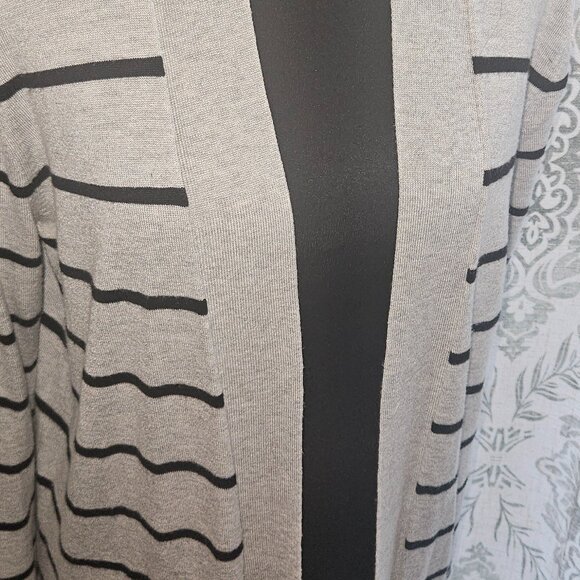 Light black striped long sleeve sweater - Picture 4 of 7